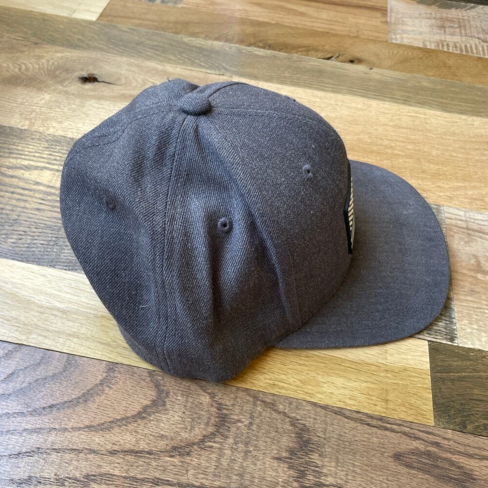Branded Bills Snapback Hat Thin Blue Line Flag Gray Flat Bill Adjustable - Picture 4 of 6